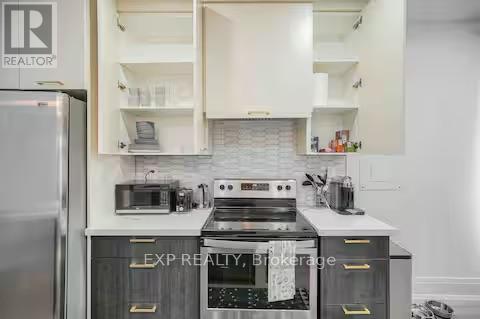 8 Elizabeth Street, St. Catharines, Ontario  L2R 2L1 - Photo 6 - X12613162