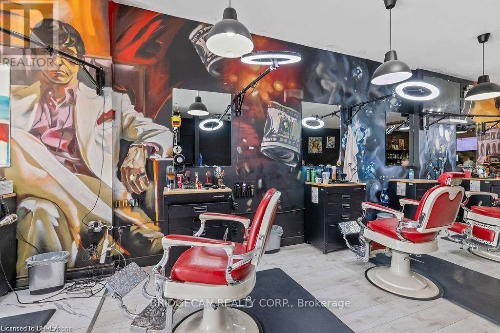 70 Colborne Street, Brantford, Ontario  N3T 2G5 - Photo 11 - X12613188