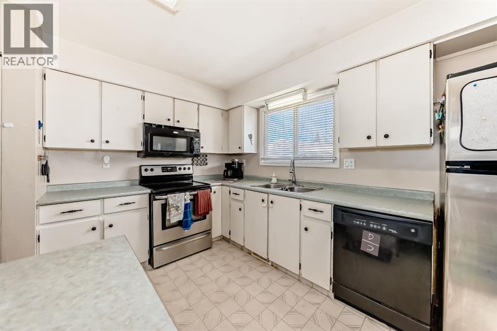 4420 57 Avenue, Innisfail, Alberta  T4G 1K9 - Photo 4 - A2272818