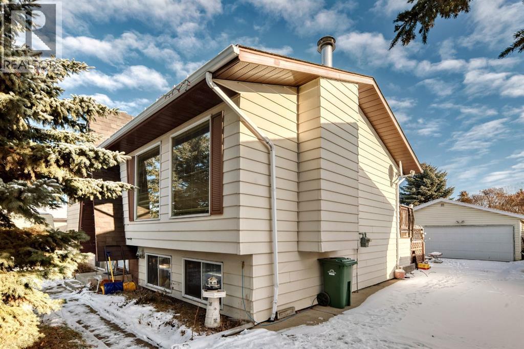 4420 57 Avenue, Innisfail, Alberta  T4G 1K9 - Photo 3 - A2272818