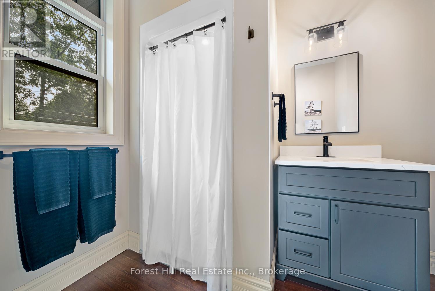 37 Parkway Avenue, Mcdougall, Ontario  P0G 1G0 - Photo 15 - X12405705