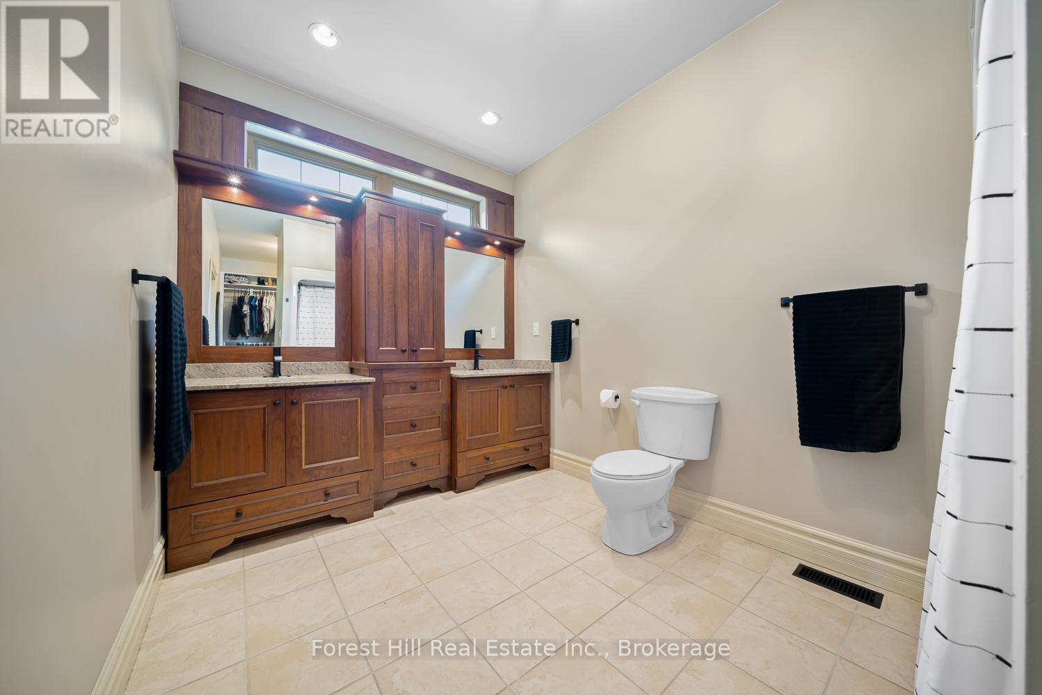 37 Parkway Avenue, Mcdougall, Ontario  P0G 1G0 - Photo 8 - X12405705