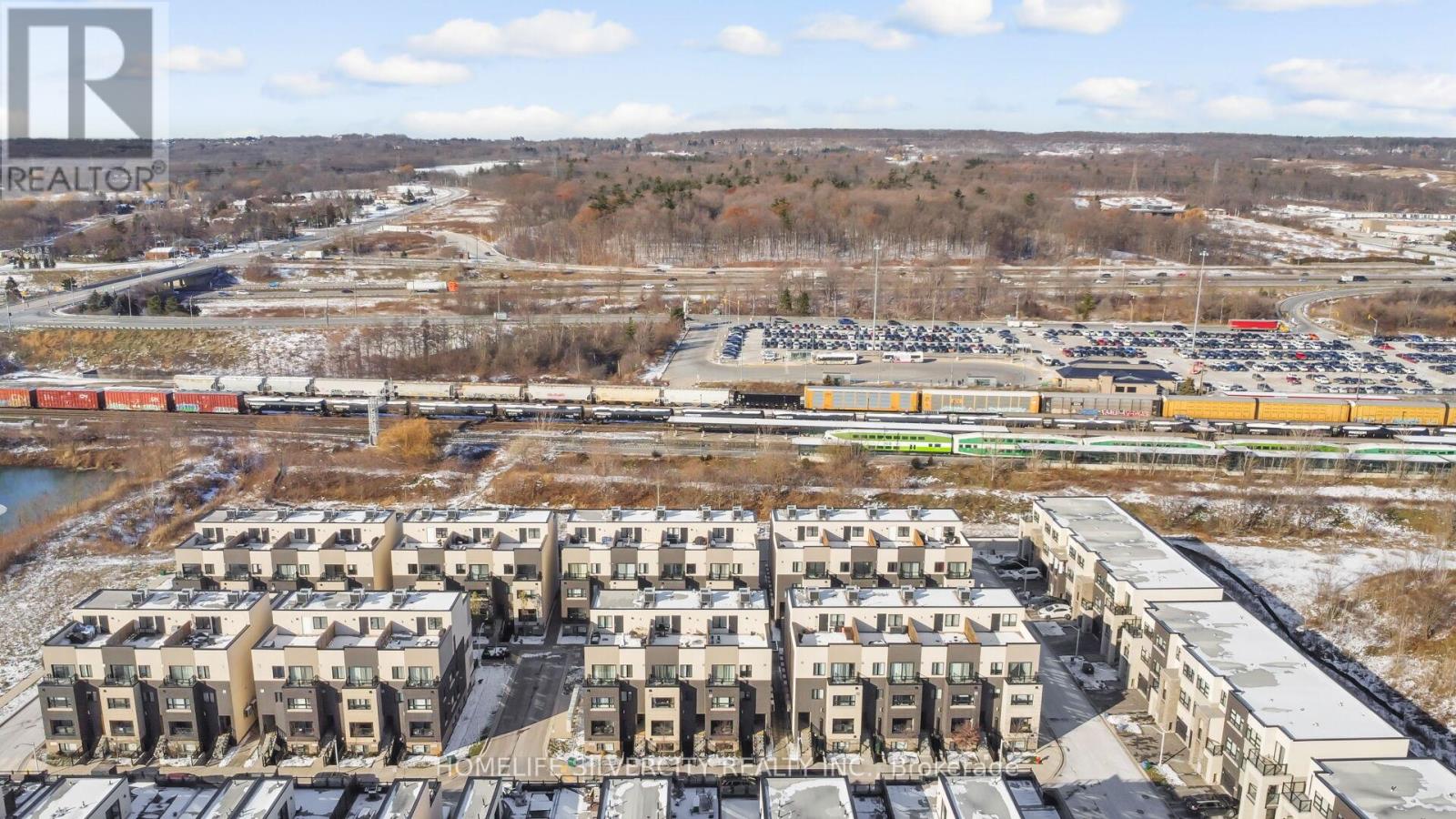 712 - 1131 Cooke Boulevard, Burlington, Ontario  L7T 0C3 - Photo 2 - W12608100