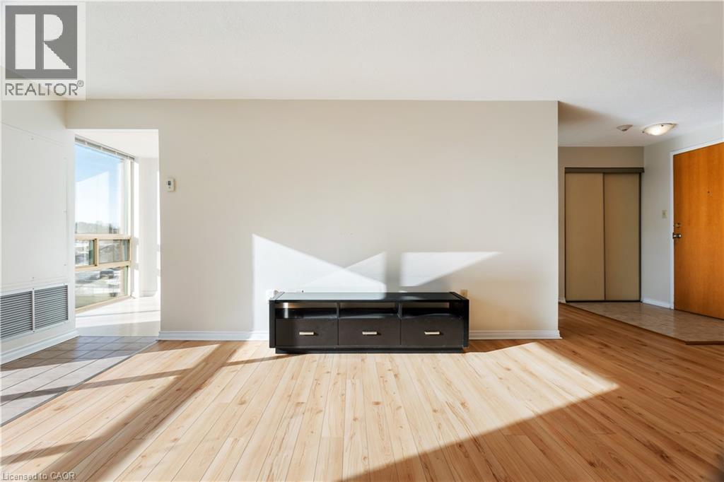 55 Blue Springs Drive, Waterloo, Ontario  N2J 4T3 - Photo 3 - 40792879