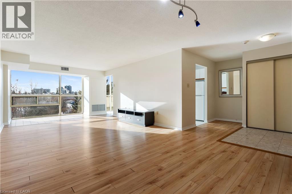 55 Blue Springs Drive, Waterloo, Ontario  N2J 4T3 - Photo 4 - 40792879