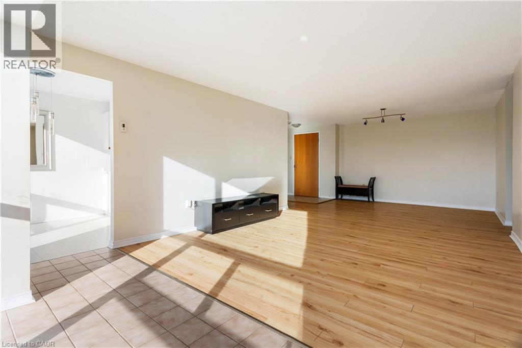 55 Blue Springs Drive, Waterloo, Ontario  N2J 4T3 - Photo 5 - 40792879