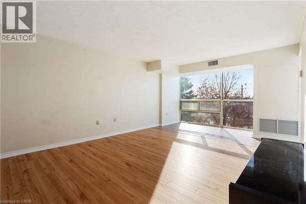 55 Blue Springs Drive, Waterloo, Ontario  N2J 4T3 - Photo 6 - 40792879