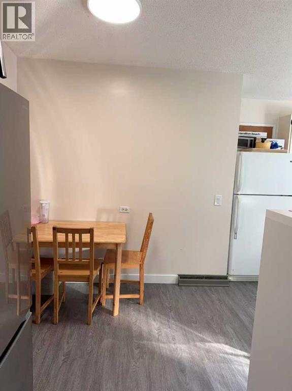 3727 Valdes Place Nw, Calgary, Alberta  T2L 2A2 - Photo 9 - A2259312