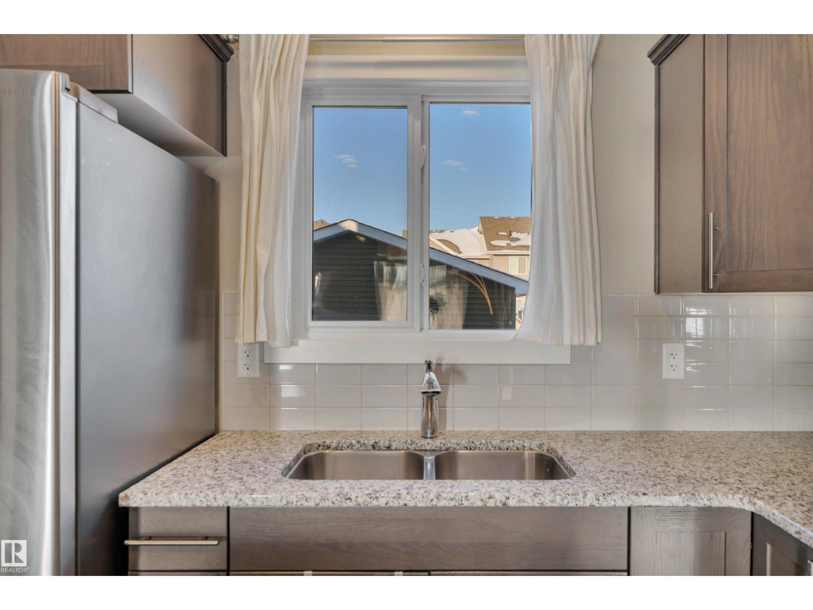 16728 15 Av Sw, Edmonton, Alberta  T6W 3R6 - Photo 10 - E4466454