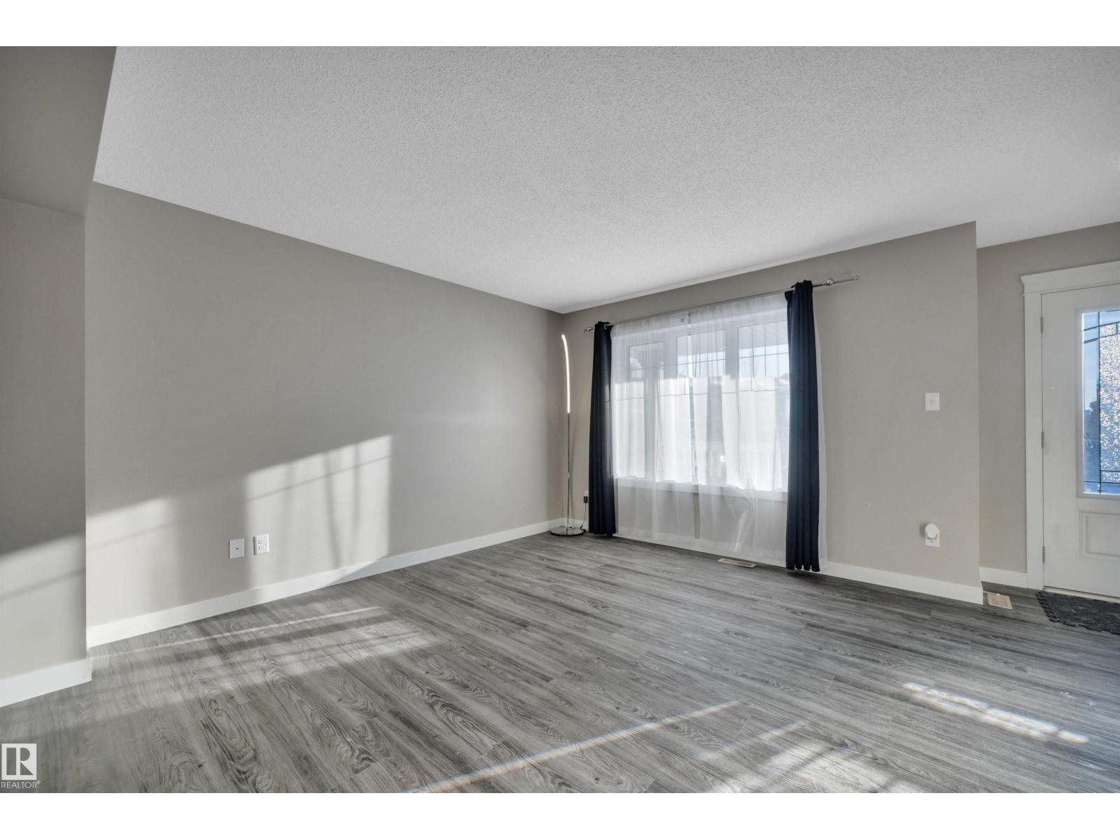 16728 15 Av Sw, Edmonton, Alberta  T6W 3R6 - Photo 4 - E4466454