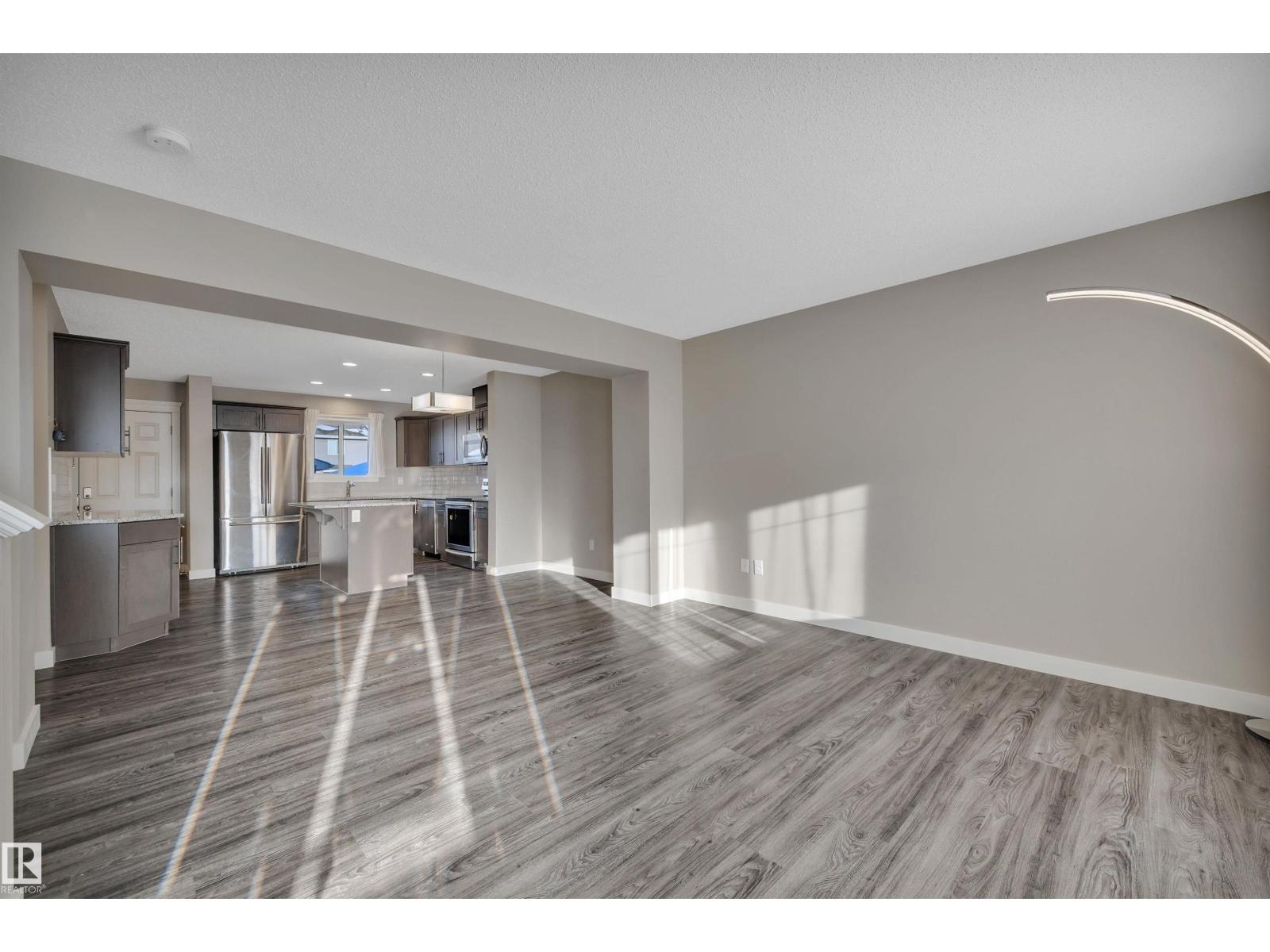 16728 15 Av Sw, Edmonton, Alberta  T6W 3R6 - Photo 6 - E4466454