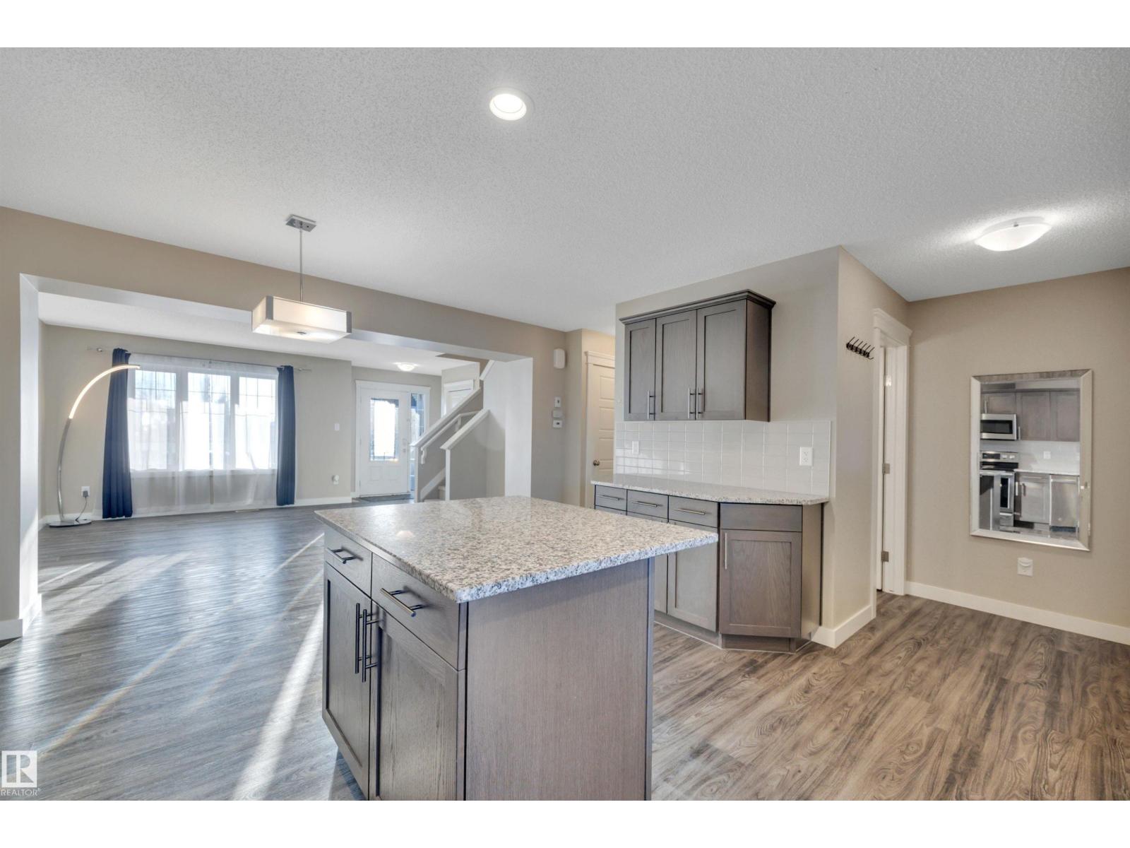 16728 15 Av Sw, Edmonton, Alberta  T6W 3R6 - Photo 12 - E4466454