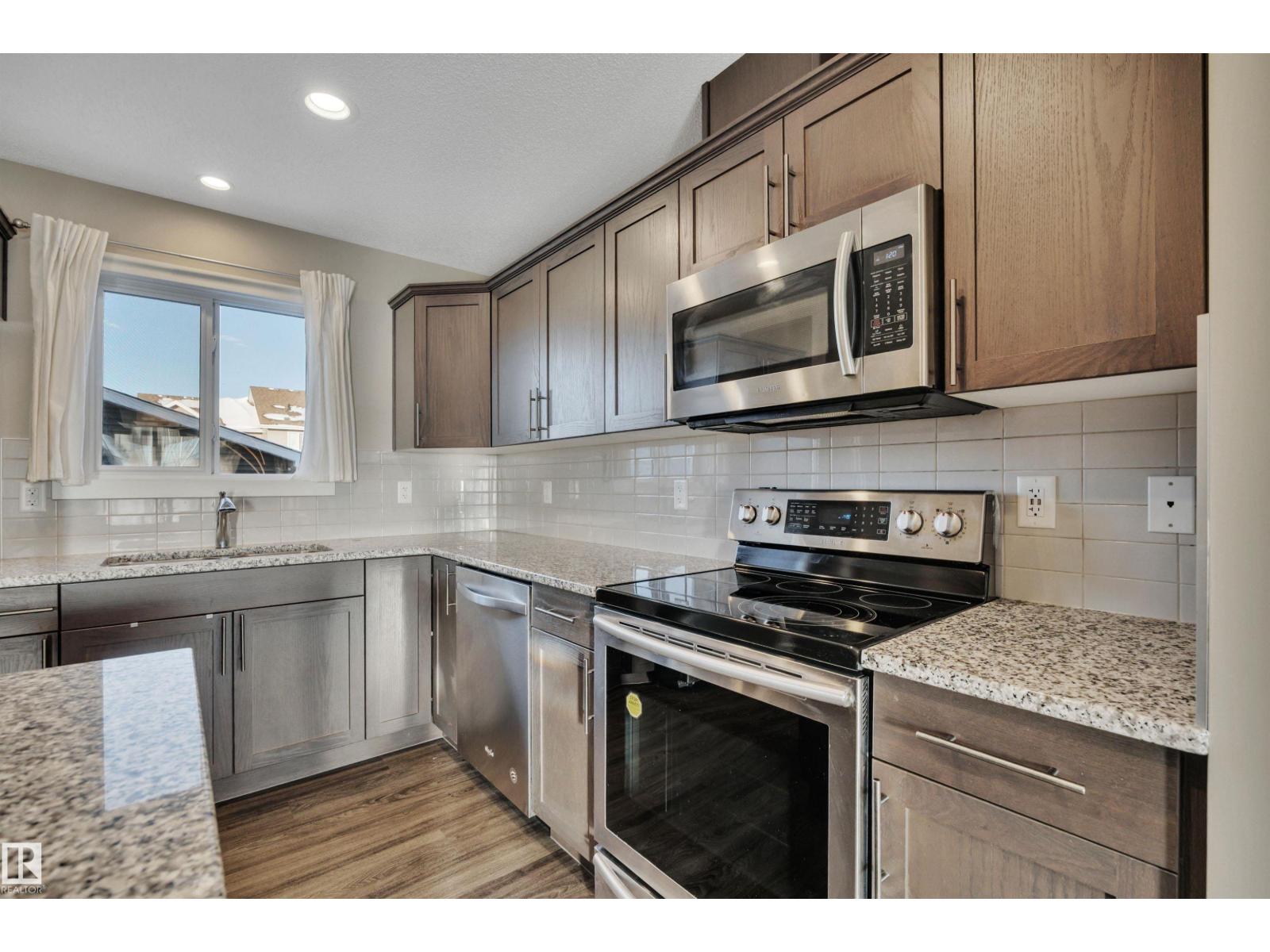 16728 15 Av Sw, Edmonton, Alberta  T6W 3R6 - Photo 9 - E4466454