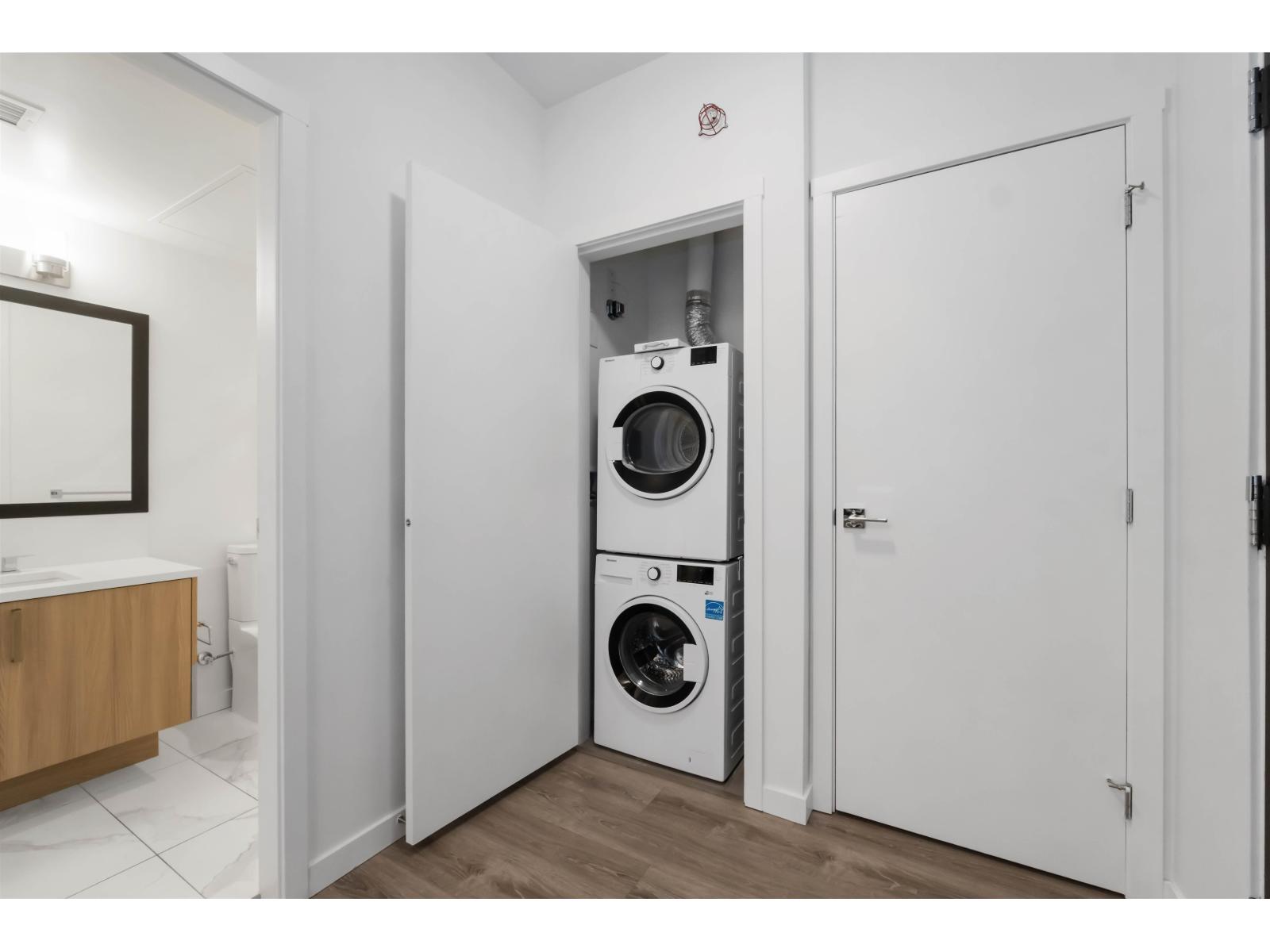 206 13350 Central Avenue, Surrey, British Columbia  V3T 0S1 - Photo 15 - R3072964