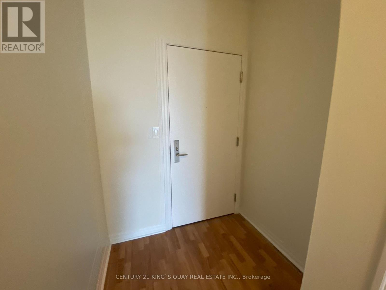 2004 - 30 Heron's Hill Way, Toronto, Ontario  M2J 0A7 - Photo 2 - C12613286