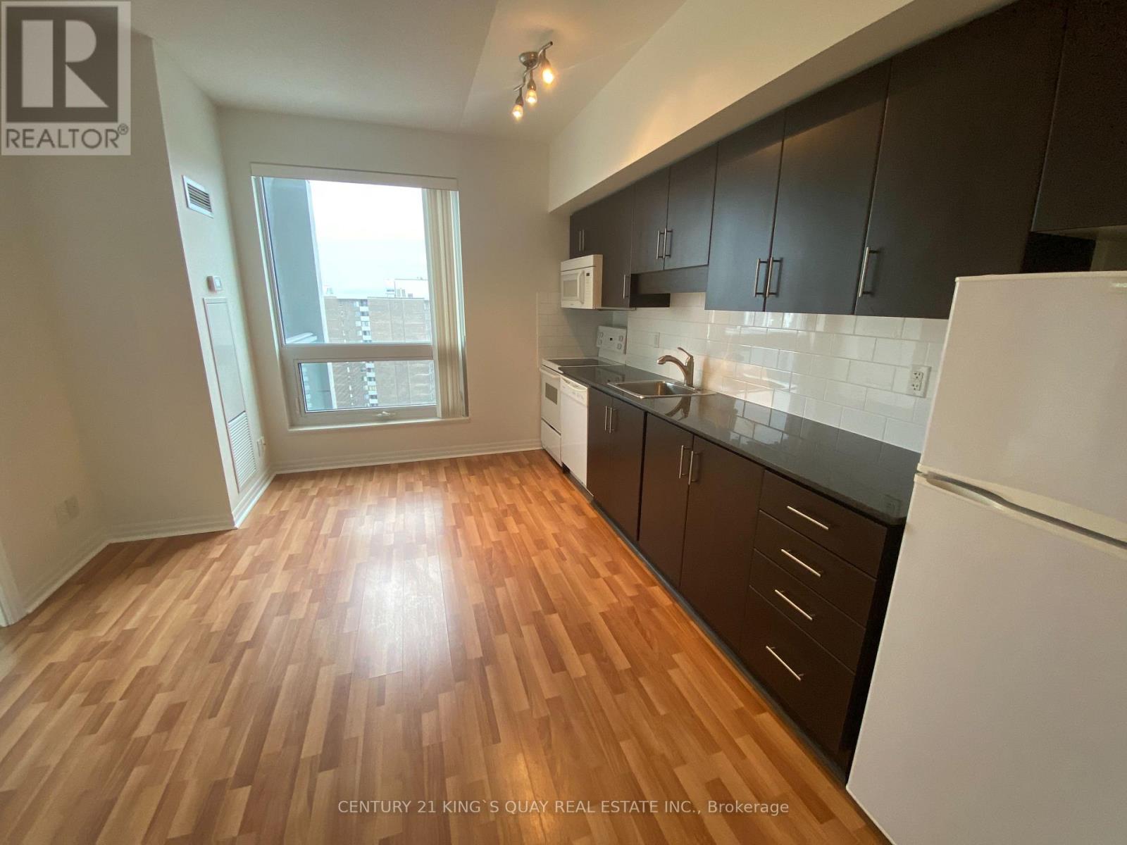 2004 - 30 Heron's Hill Way, Toronto, Ontario  M2J 0A7 - Photo 4 - C12613286