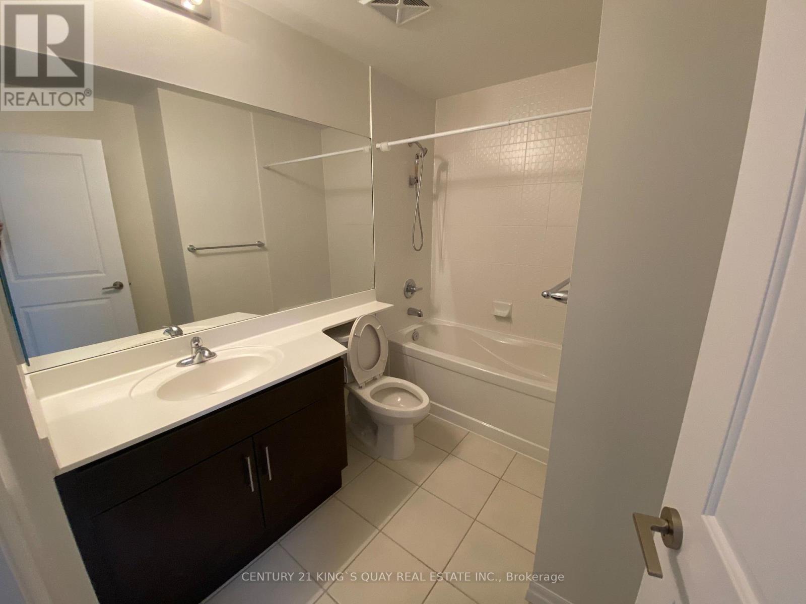 2004 - 30 Heron's Hill Way, Toronto, Ontario  M2J 0A7 - Photo 9 - C12613286