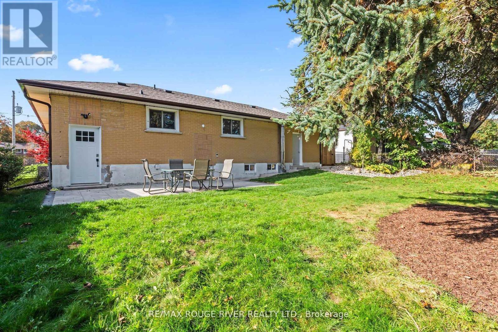 745 Glengrove Street, Oshawa, Ontario  L1J 5C5 - Photo 4 - E12613300