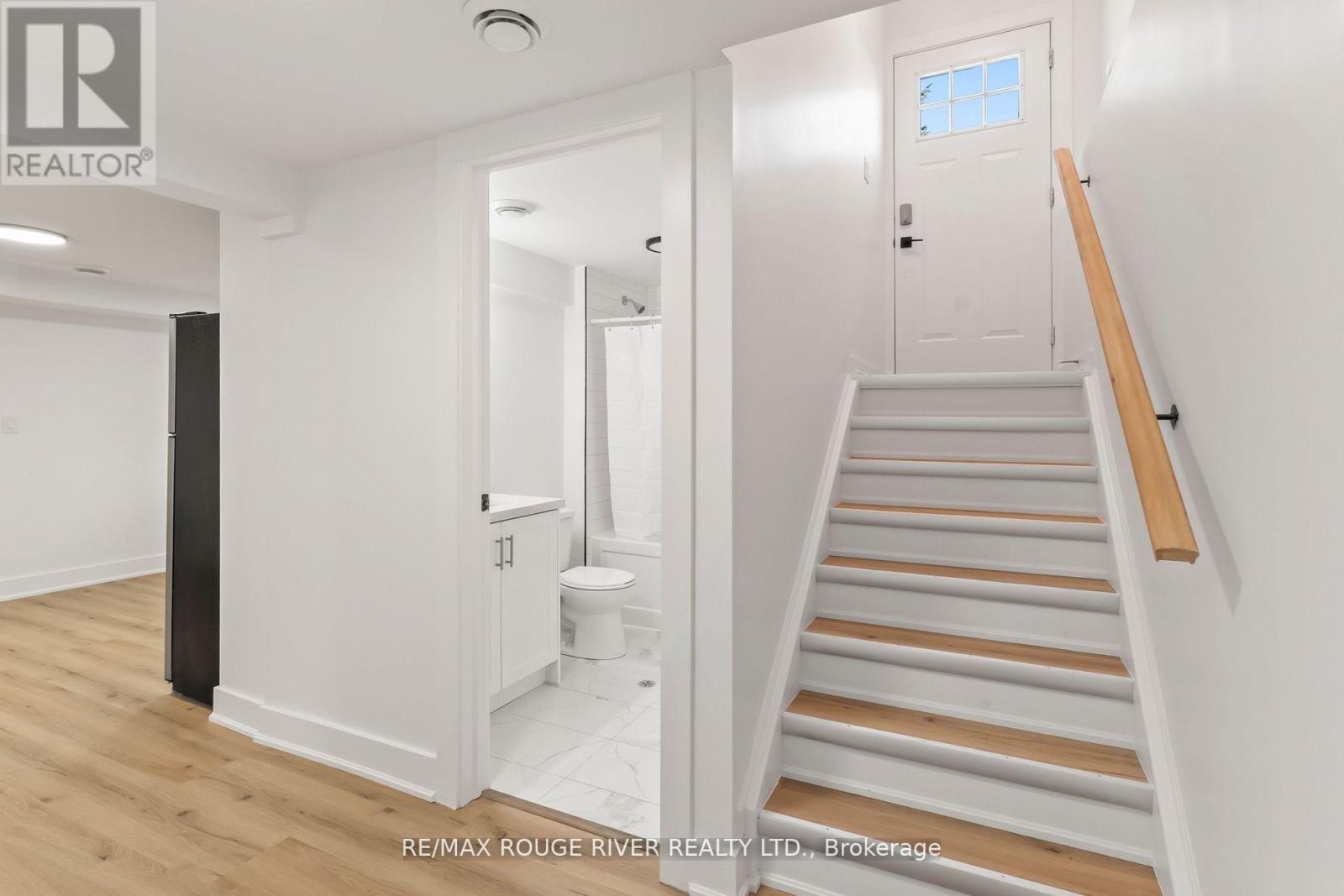 745 Glengrove Street, Oshawa, Ontario  L1J 5C5 - Photo 6 - E12613300