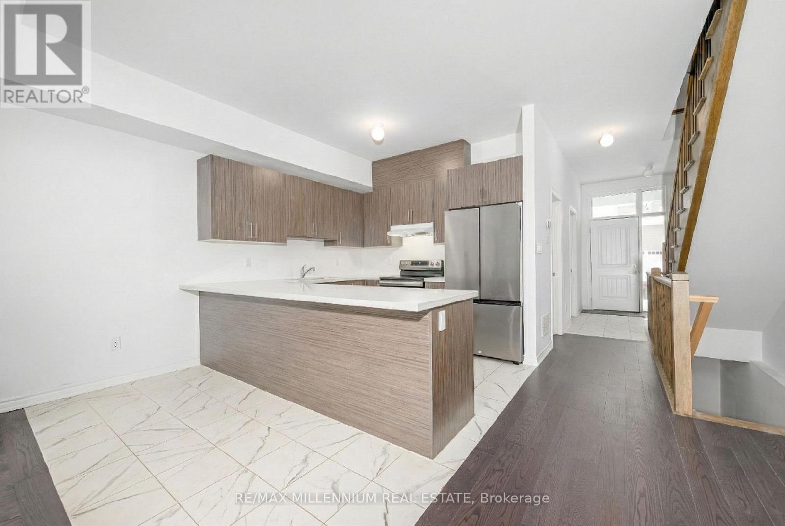 6 Turnberry Court, Bracebridge (Monck (Bracebridge)), Ontario  P1L 0N5 - Photo 11 - X12608460