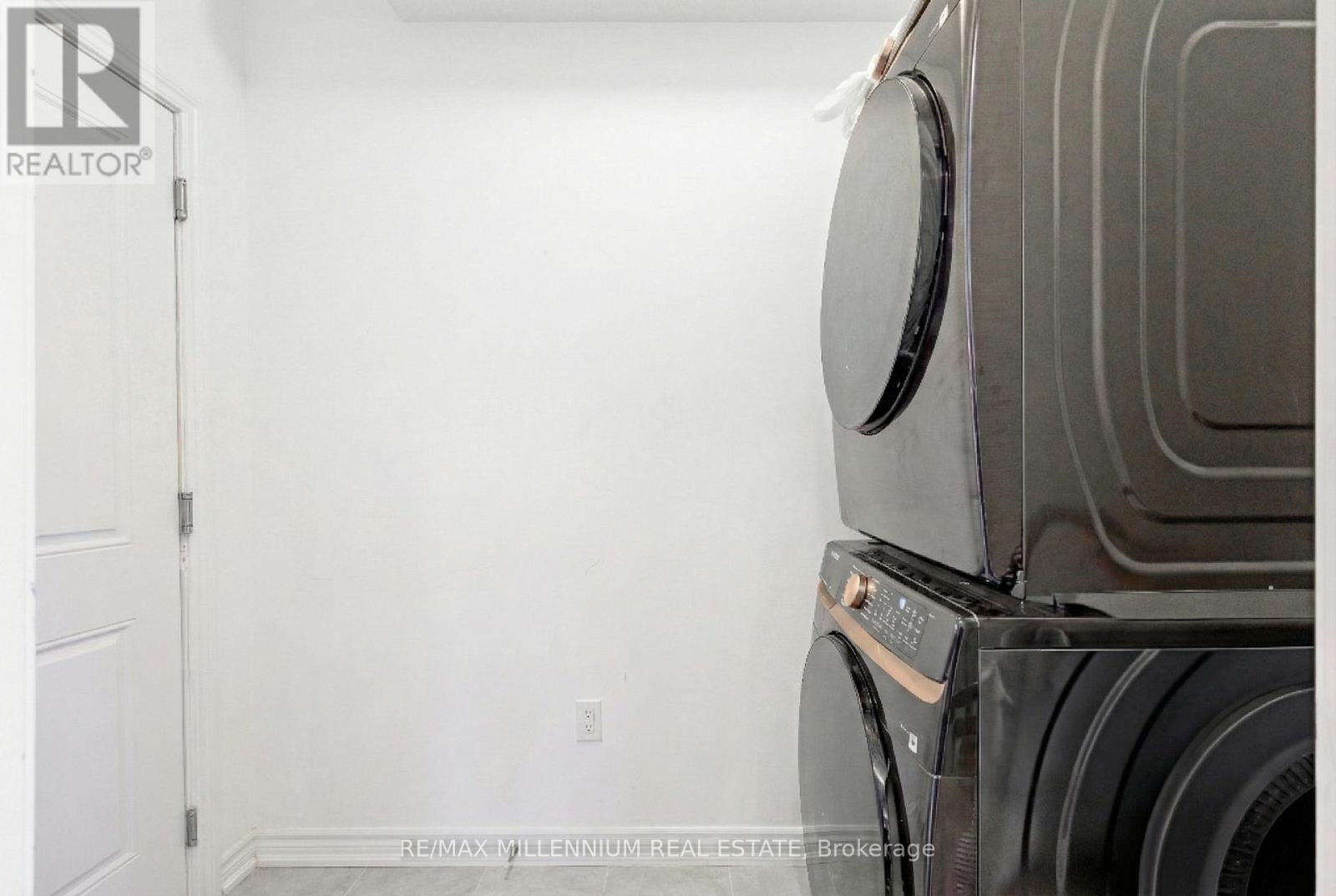 6 Turnberry Court, Bracebridge (Monck (Bracebridge)), Ontario  P1L 0N5 - Photo 22 - X12608460