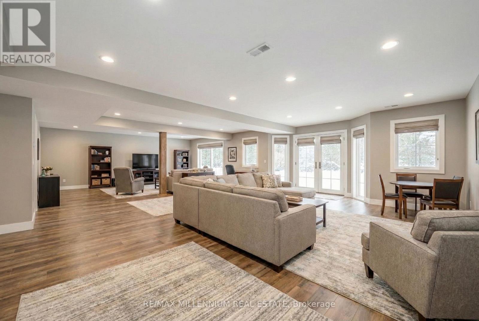 6 Turnberry Court, Bracebridge (Monck (Bracebridge)), Ontario  P1L 0N5 - Photo 25 - X12608460