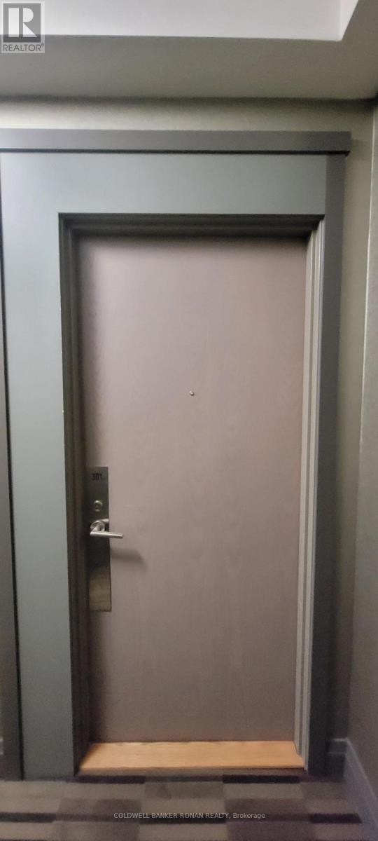 301b - 9090 Yonge Street, Richmond Hill, Ontario  L4C 0Z1 - Photo 2 - N12613210