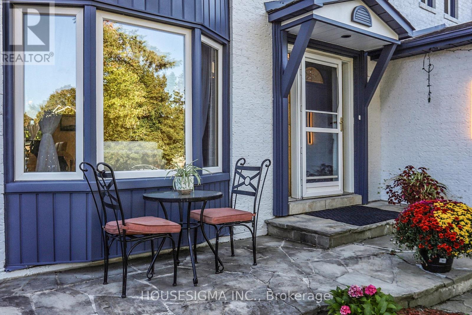 41 Underhill Crescent, Aurora, Ontario  L4G 5S3 - Photo 2 - N12613268