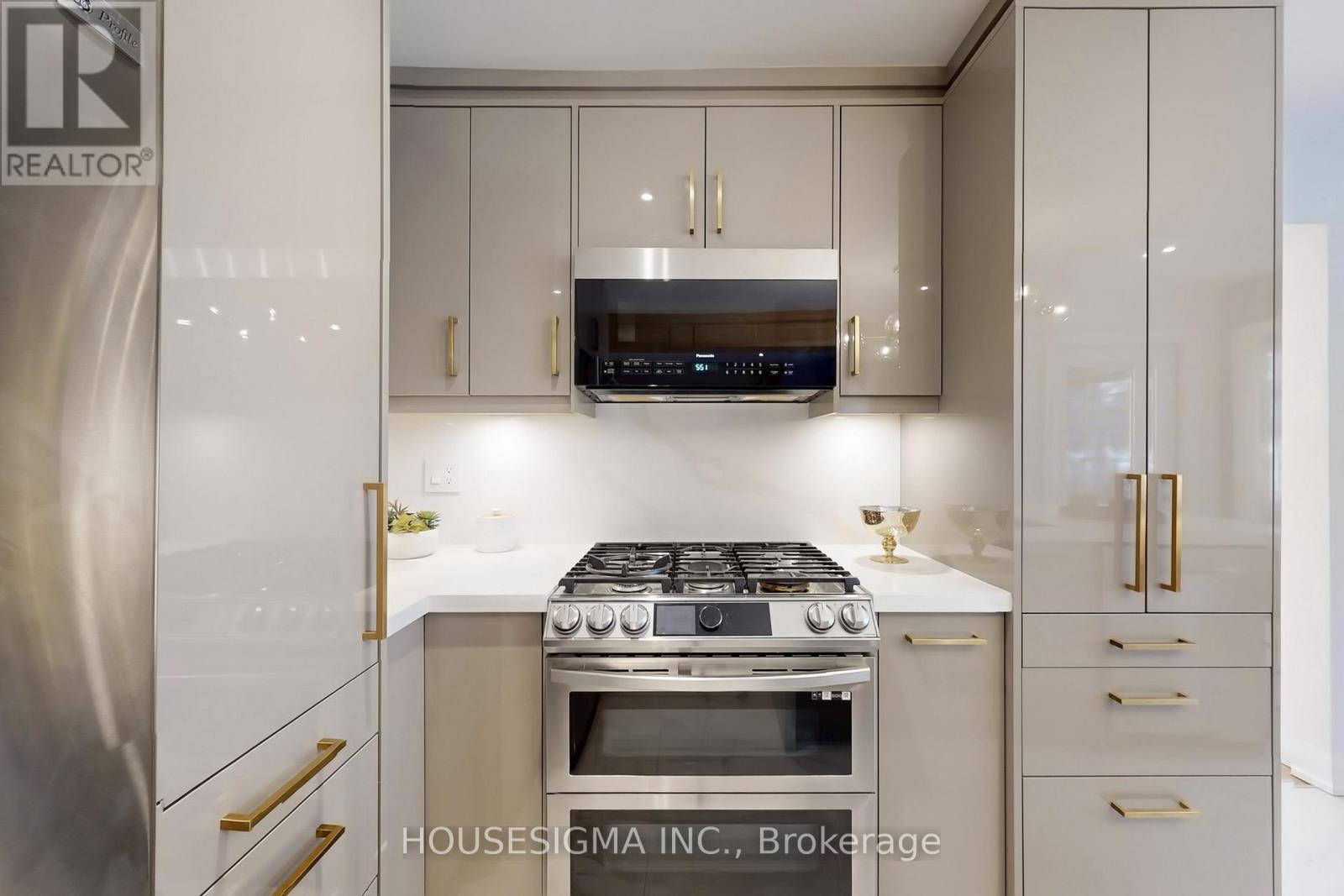 41 Underhill Crescent, Aurora, Ontario  L4G 5S3 - Photo 8 - N12613268