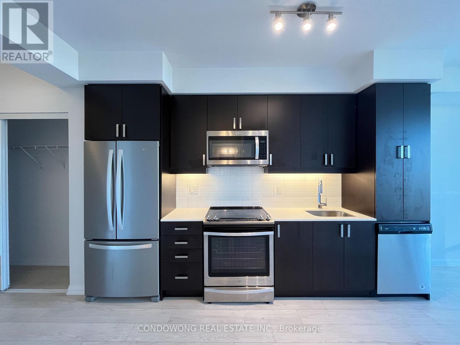 1218 - 7895 Jane Street, Vaughan (Concord), Ontario  L4K 0K2 - Photo 4 - N12613280