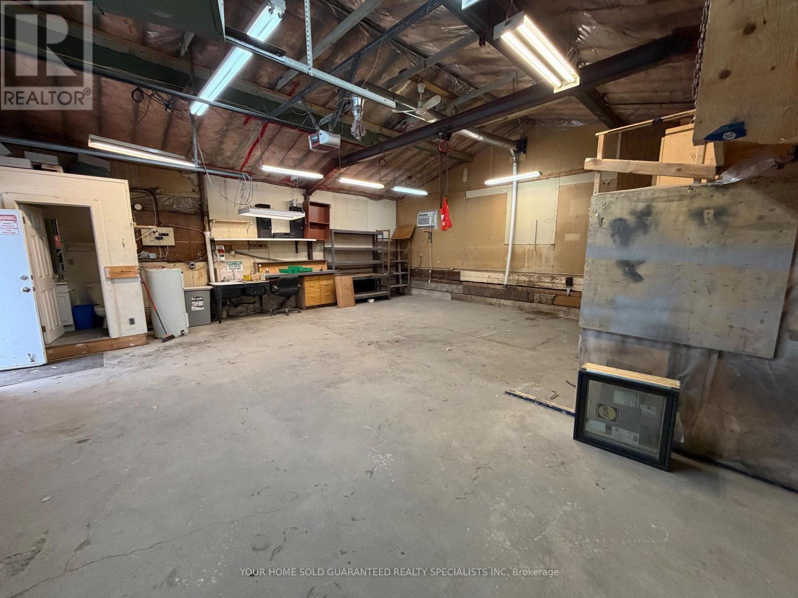 41 Temperance Street, Aurora, Ontario  L4G 2N6 - Photo 4 - N12613288