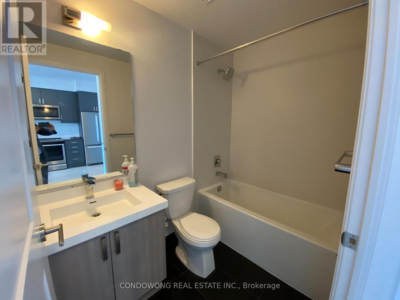 2718 - 7895 Jane Street, Vaughan, Ontario  L4K 0K2 - Photo 11 - N12613294