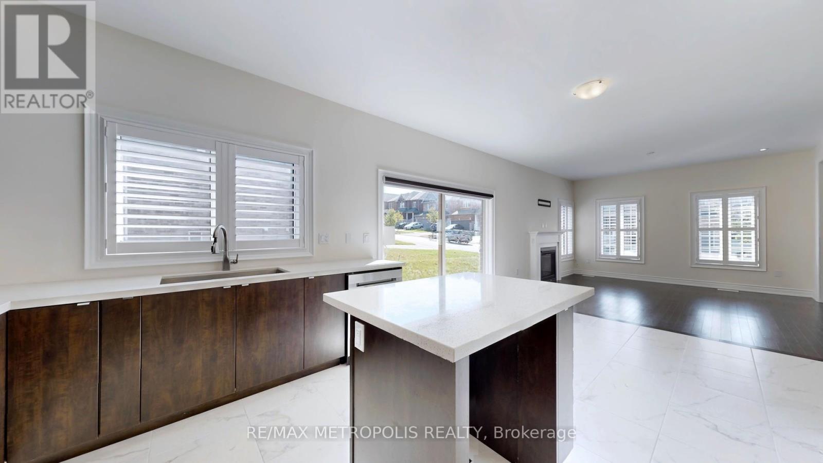 156 Muirfield Drive, Barrie (Ardagh), Ontario  L4N 5S4 - Photo 11 - S12613252