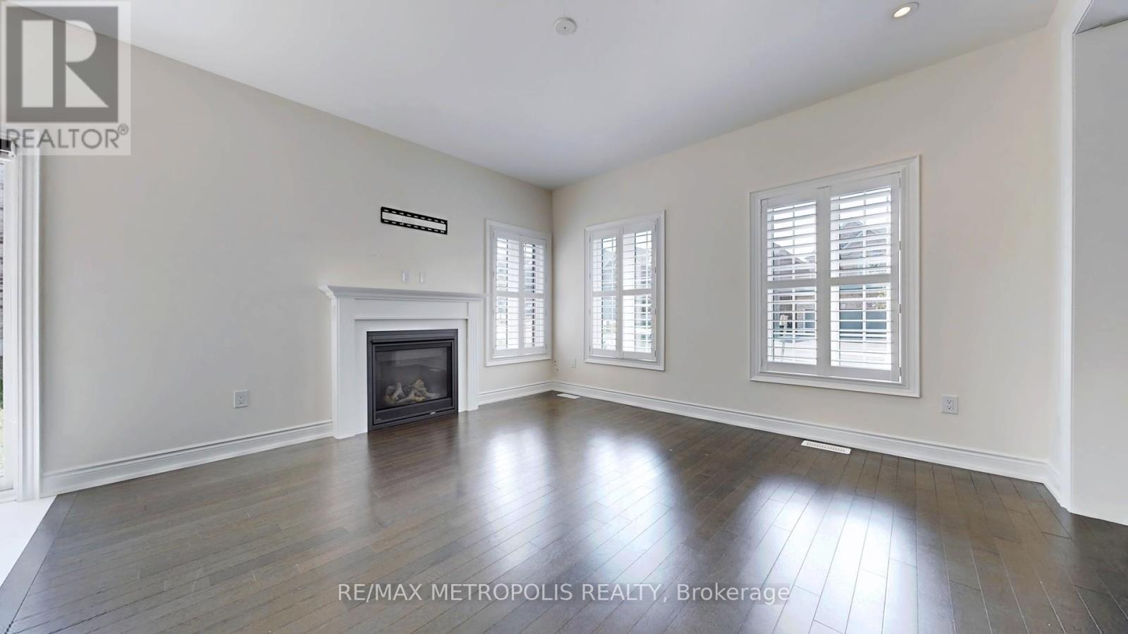 156 Muirfield Drive, Barrie (Ardagh), Ontario  L4N 5S4 - Photo 4 - S12613252