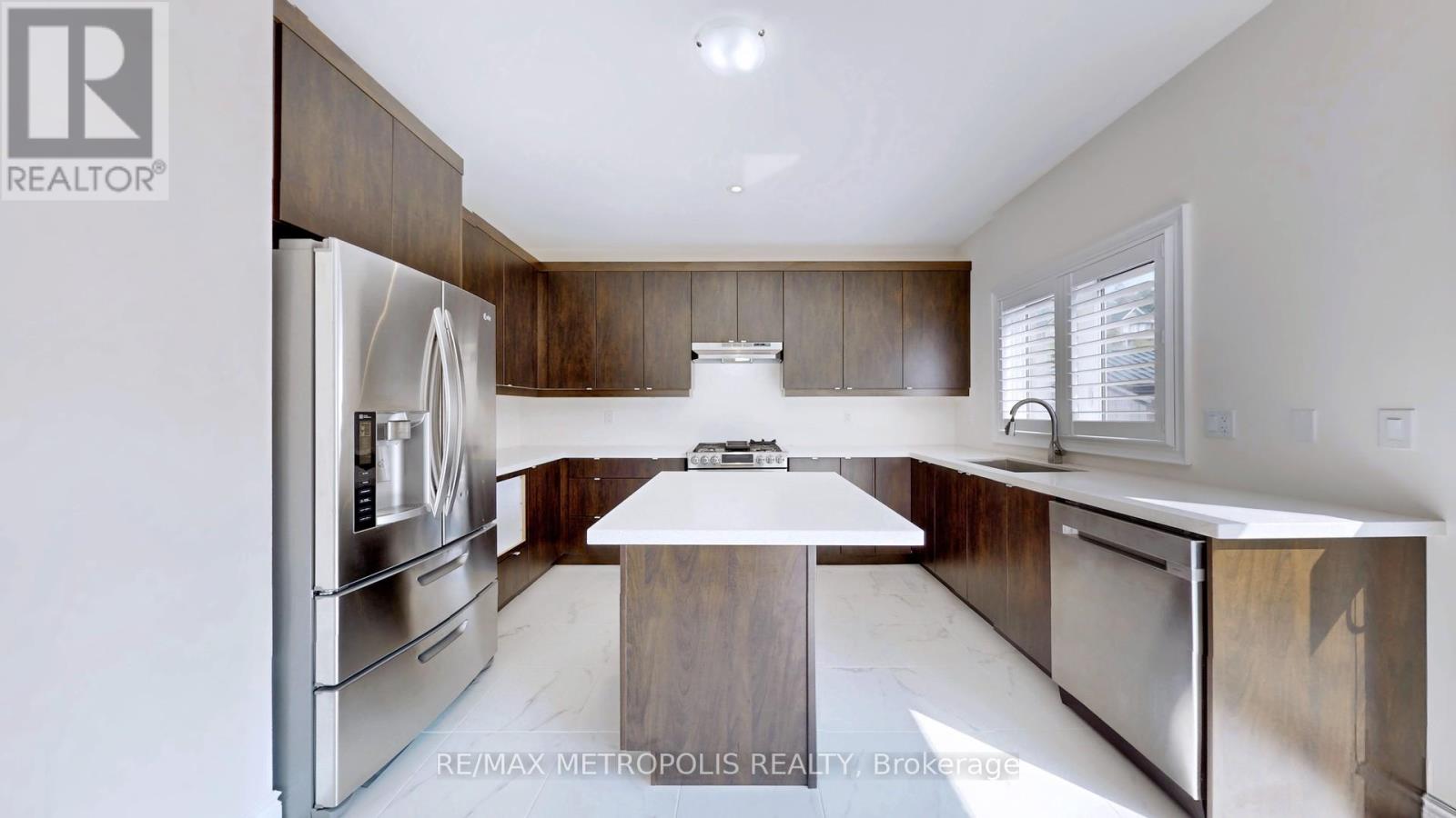 156 Muirfield Drive, Barrie (Ardagh), Ontario  L4N 5S4 - Photo 8 - S12613252