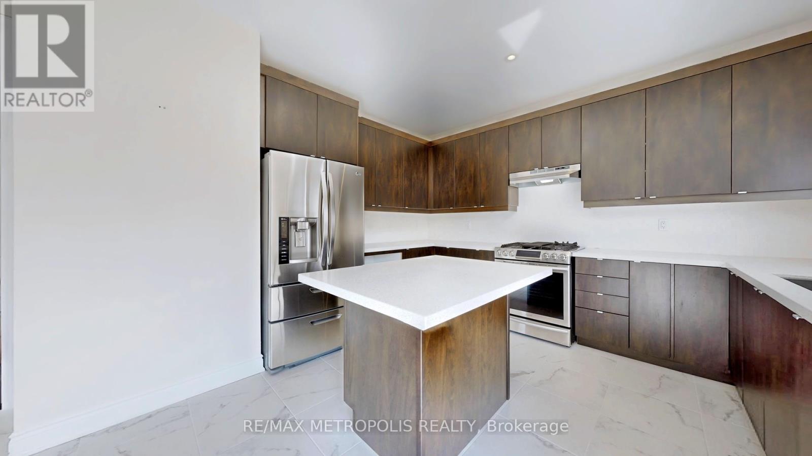 156 Muirfield Drive, Barrie (Ardagh), Ontario  L4N 5S4 - Photo 9 - S12613252