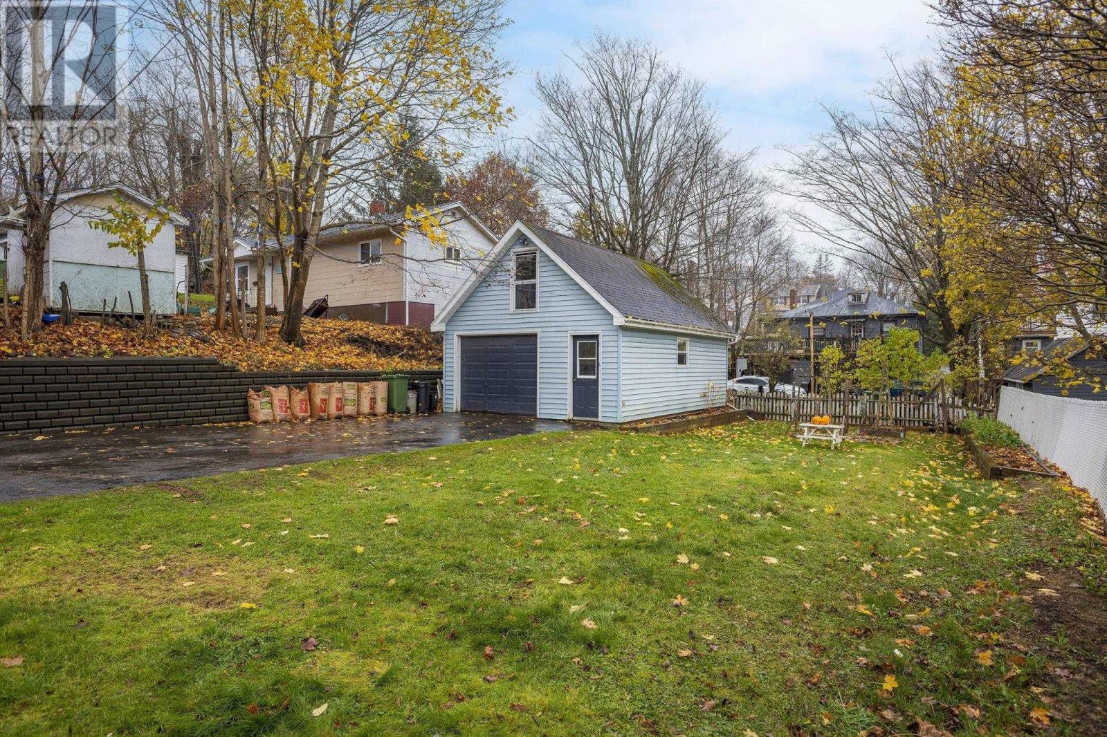 32 Archibald Street, Truro, Nova Scotia  B2N 4R4 - Photo 4 - 202527763