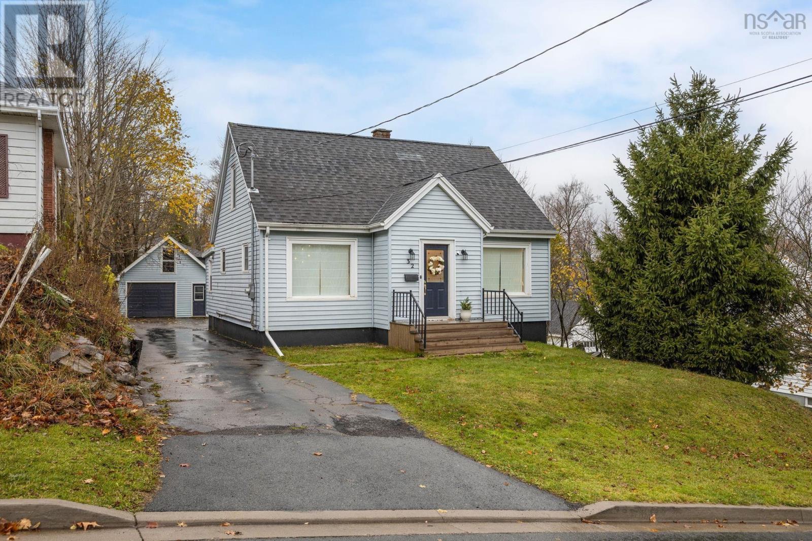 32 Archibald Street, Truro, Nova Scotia  B2N 4R4 - Photo 2 - 202527763