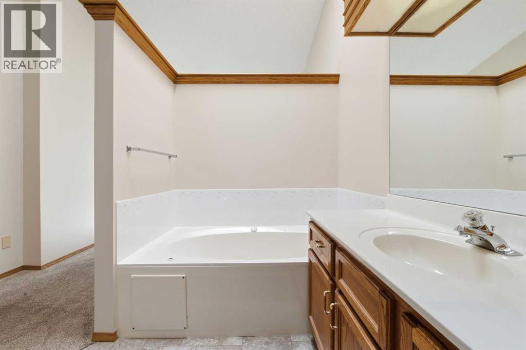 135 Hamptons Park Nw, Calgary, Alberta  T3A 5A6 - Photo 5 - A2265433