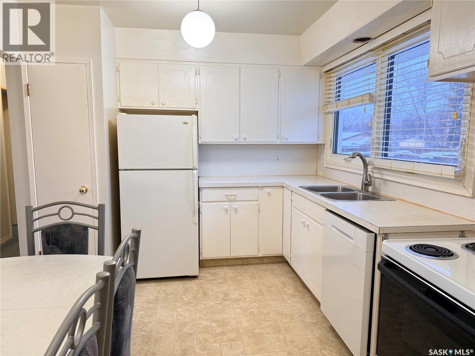 709 Arthur Avenue, Estevan, Saskatchewan  S4A 1K5 - Photo 9 - SK025363