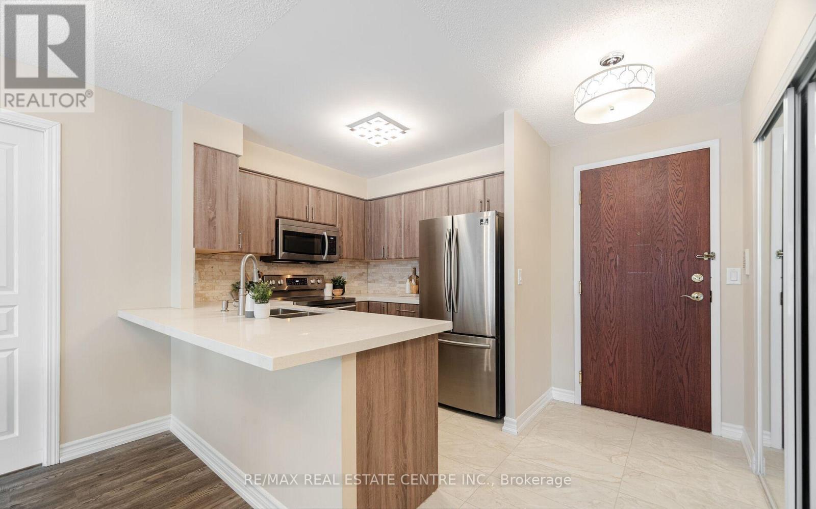 307 - 2585 Erin Centre Boulevard, Mississauga, Ontario  L5M 6Z7 - Photo 5 - W12613240