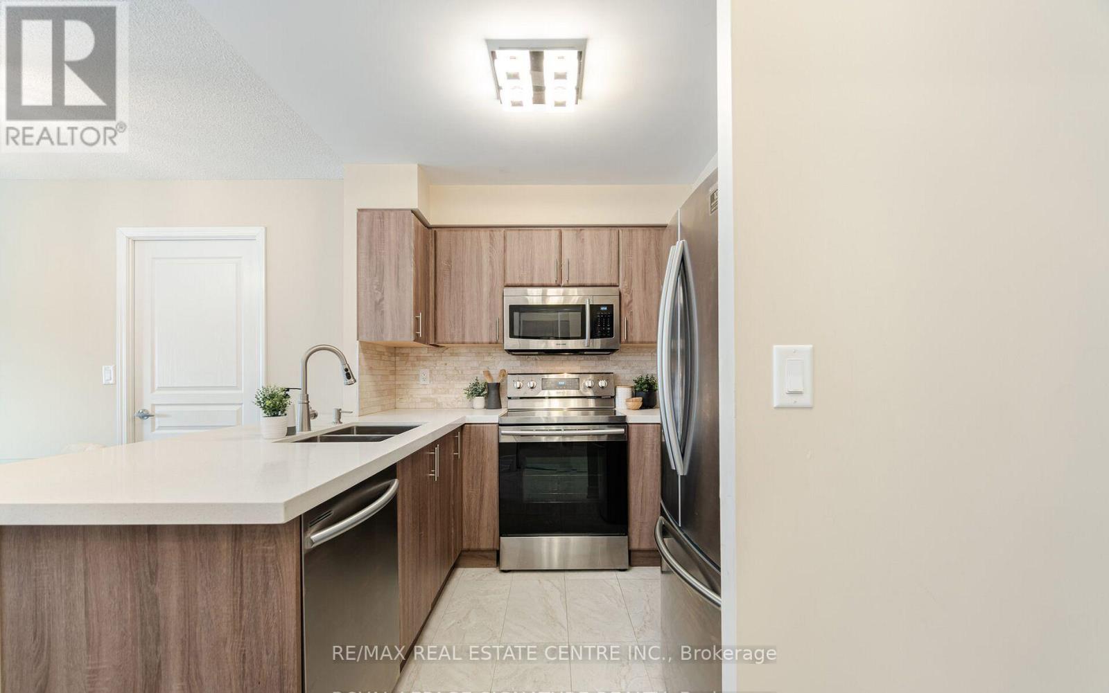 307 - 2585 Erin Centre Boulevard, Mississauga, Ontario  L5M 6Z7 - Photo 6 - W12613240