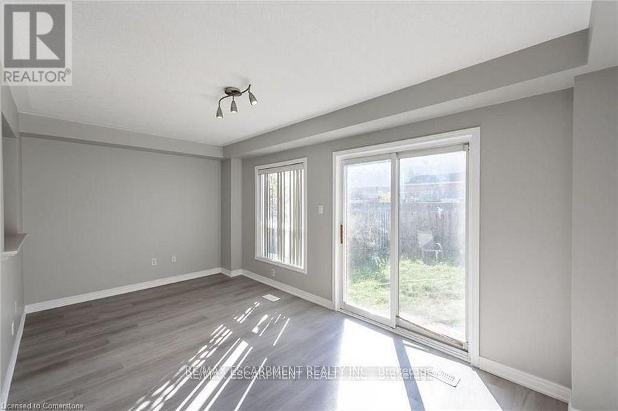 626 Taylor Crescent, Burlington, Ontario  L7L 7A5 - Photo 10 - W12613298