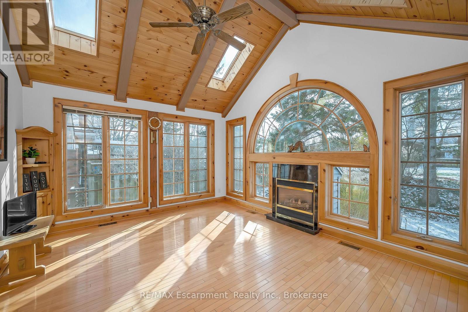 16 Glendale Drive, Welland, Ontario  L3C 4Y6 - Photo 11 - X12613434