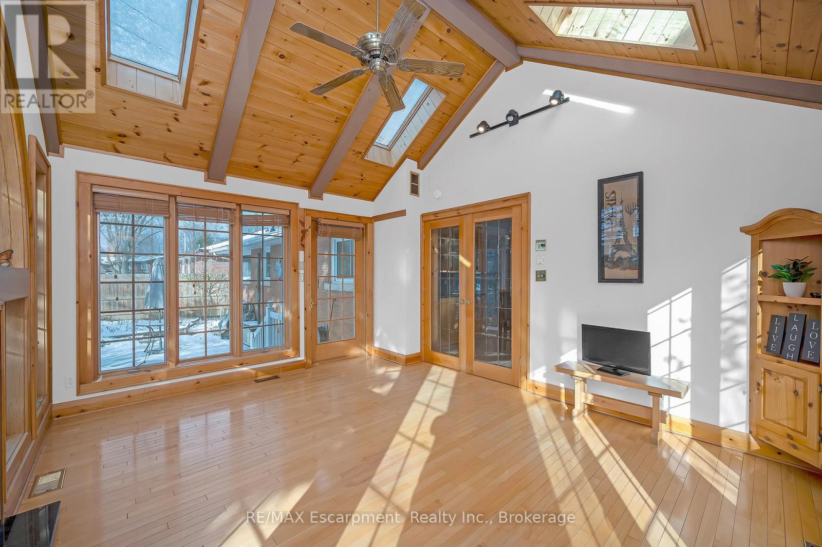 16 Glendale Drive, Welland, Ontario  L3C 4Y6 - Photo 12 - X12613434