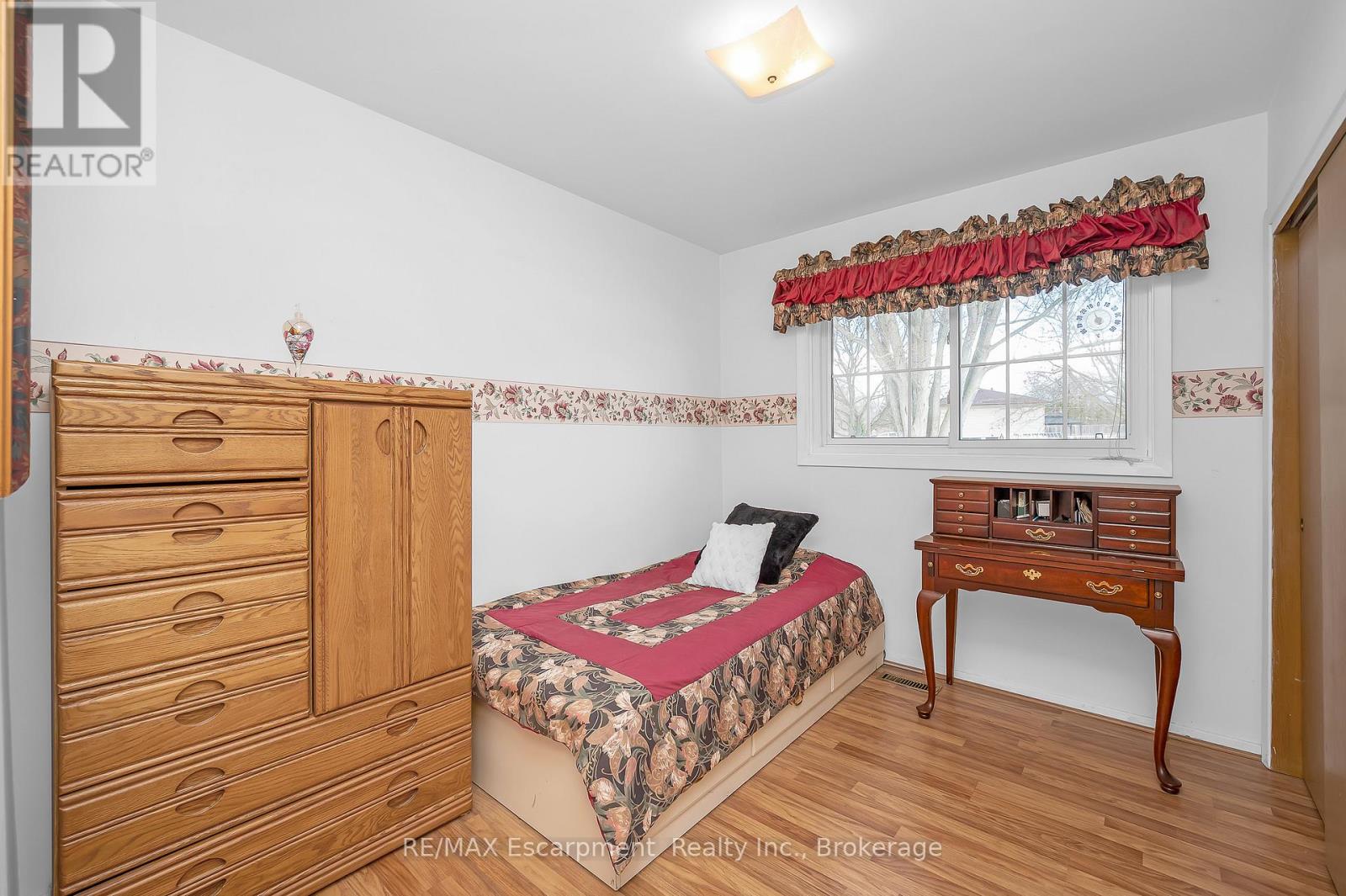 16 Glendale Drive, Welland, Ontario  L3C 4Y6 - Photo 17 - X12613434