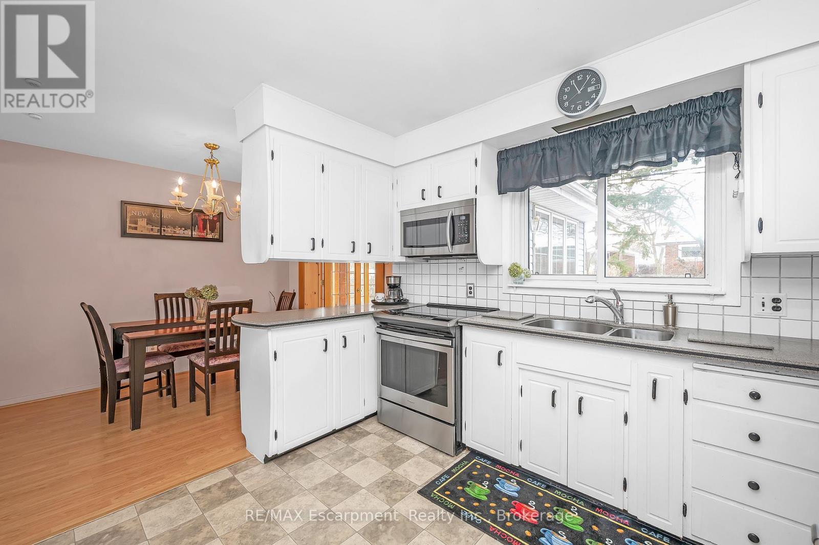 16 Glendale Drive, Welland, Ontario  L3C 4Y6 - Photo 9 - X12613434