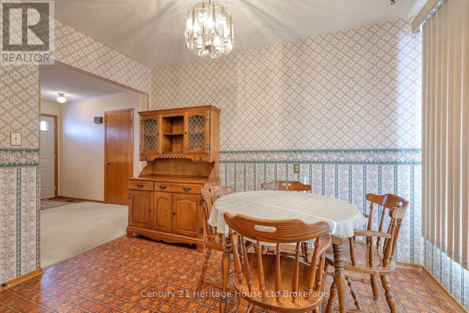 816 Pavey Street, Woodstock, Ontario N4S 2M1 - Photo 11 - X12613446