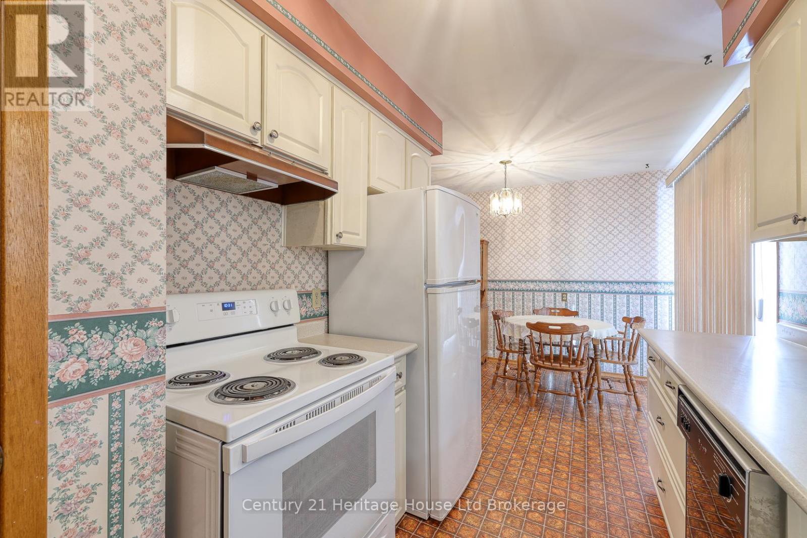 816 Pavey Street, Woodstock, Ontario N4S 2M1 - Photo 12 - X12613446