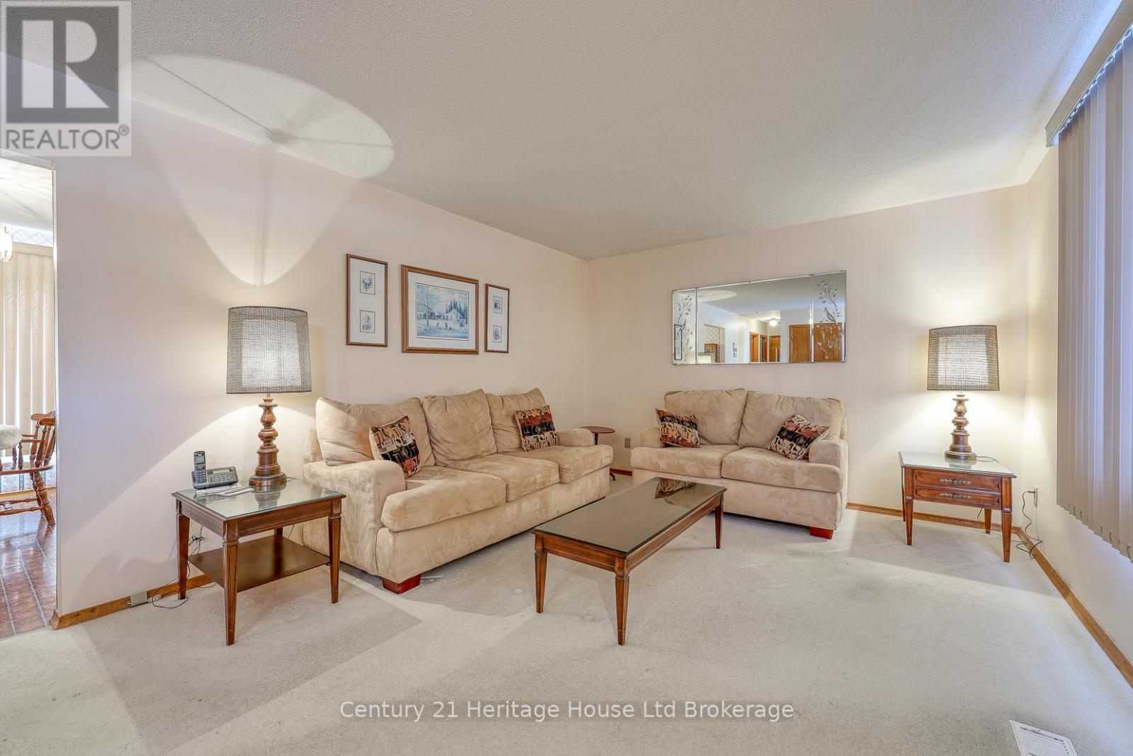 816 Pavey Street, Woodstock, Ontario N4S 2M1 - Photo 3 - X12613446